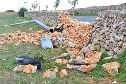 Estado en el que quedó el muro tras el accidente. - Paco Sturla