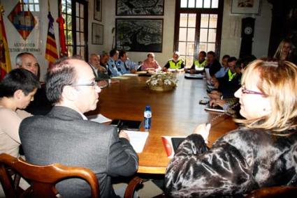 Reunión. El Consell de Coordinación de las Policías Locales de Menorca se reunió ayer por la mañana en Ciutadella - Cris