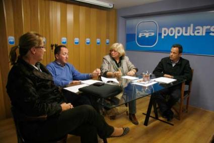 PP. La Junta Local del partido se reunió anoche de urgencia para informar a los afiliados de la grave situación económica del Consistorio - Cris