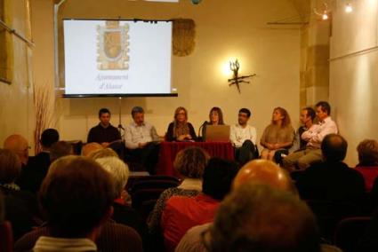 Acto informativo. El equipo de gobierno convocó ayer un evento público para explicar el estado actual de las cuentas municipales - Cris