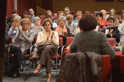 Assistents. El públic va omplir la sala d’actes del Consell per escoltar la lliçó inaugural - Paco Sturla