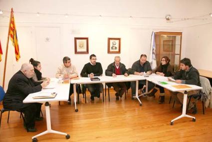 Pleno. La Junta Local de Fornells celebró ayer el tercer pleno desde su constitución - Javier