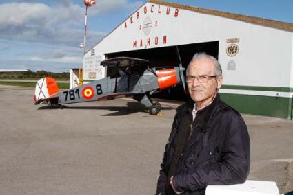 Bücker. Avión cedido en 1977 al Aeroclub. Con él Roca ha hecho miles de acrobacias