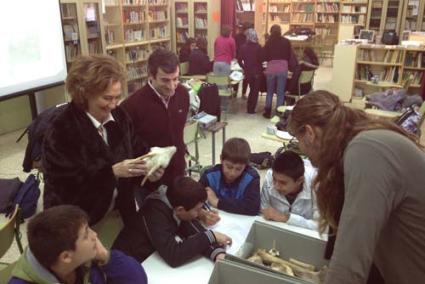 VISITA. Baíllo quiso conocer de primera mano las actividades desarrolladas en los centros - P.CIME