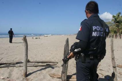 playa encantada. Ejército y policía intensificaron los registros y la vigilancia en la zona - Reuters