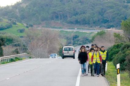 Protesta. Una de las marchas populares contra la reforma proyectada en la carretera general - Archivo