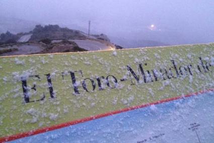 Temporal. La nieve cayó en el centro de la Isla, mayoritariamente en El Toro y de forma anec-dótica en los alrededores. - Xavier Pons Cladera