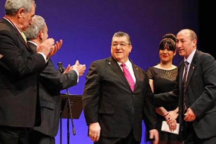 Gala. Las imágenes recogen algunos de los momentos de la velada, con la entrega del galardón de Andaluz del Año 2013 a José Yáñez - Gemma Andreu