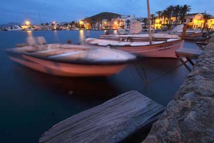 Fornells. Los hechos se remontan al verano de 2005, en el muelle, durante las fiestas del municipio - Paco Sturla