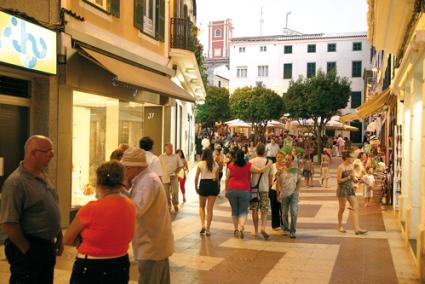 Zona. El Carrer Nou es una de las principales calles comerciales - Archivo