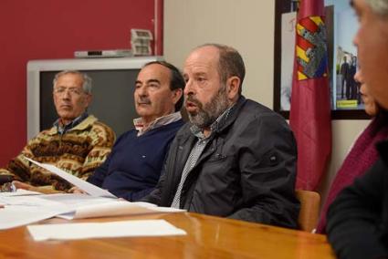 Dimisión. La cúpula del Partido de UPCM, encabezada por Joan Triay, pidió ayer la dimisión de Gener - Paco Sturla