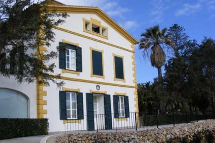 Varietat. En aquest lloc de Menorca, el visitant hi pot trobar una variada exposició de productes d’elaboració pròpia, en un entorn i unes dependències cuidades fins al darrer detall - T.O.