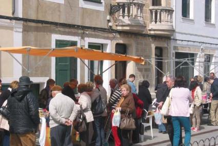 Ambient. Els veïns d’Alaior van sortir al carrer per gaudir de la jornada cultural i festiva - AG