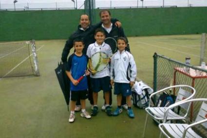 CT Mahón. Los componentes del equipo benjamín masculino - ct mahón