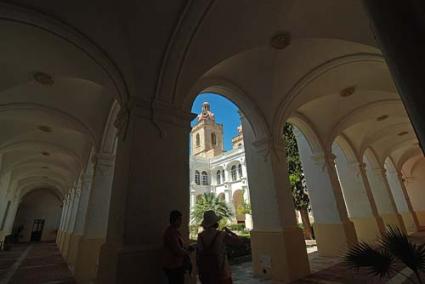 Visita. La nueva ruta guiada para grupos en la primera planta incluye la visita a la Biblioteca Histórica, el coro y el órgano - Gemma Andreu