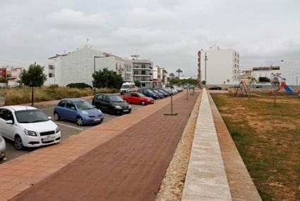 Plaça Andalucía. Esta zona es la favorita del Ayuntamiento para ubicar los autobuses de TMSA - Gemma Andreu