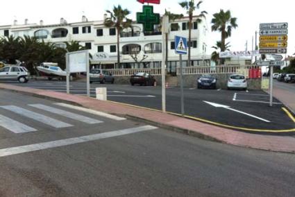 Aparcamiento. El Ayuntamiento ha pavimentado, entre otras calles, el parking de la plaza central - A.A.