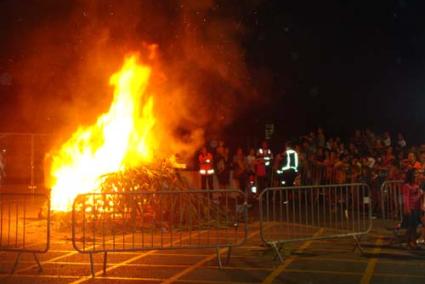 Foc. El fester va ser el punt i final de la festa, i la sentència per a quatre bujots - pep mir