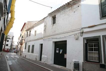 Vista de la fachada. El Hogar de Alaior está situado en pleno centro - Paco Sturla