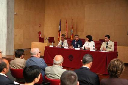 Consell. Borrego, junto al presidente insular, Santiago Tadeo y la consellera de Turismo, Salomé Cabrera - Javier