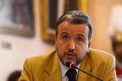 Masanés. L’escriptor relacionà literatura i realitat, lloant la capacitat d’un poble per recuperar-se després d’haver estat destrossat - Paco Sturla