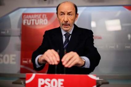 Rubalcaba. El líder del PSOE pide la dimisión inmediata del presidente del Gobierno - Reuters