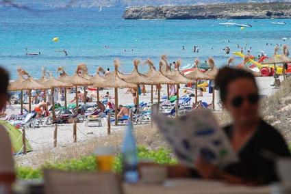 Turismo. Menorca es la Isla mejor valorada en la encuesta, que también revela que la contratación por internet aumenta ligeramente - Archivo