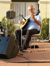 VIRTUOSO.Fernando Silva es un experto de la guitarra portuguesa - F.S.