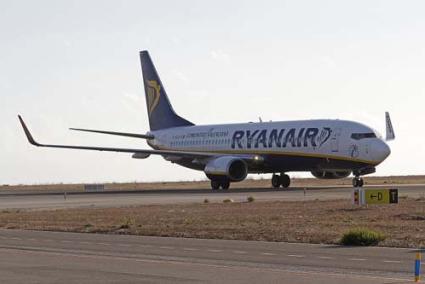 Conexiones. Durante el verano Ryanair vuela a Madrid, Barcelona, Valencia, Reino Unido y Alemania - Archivo