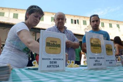 Mercado. Vivió una de las jornadas más animadas del verano - Paco Sturla