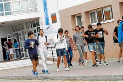 Para muchos estudiantes, ayer fue su primer día de clase - Gemma Andreu