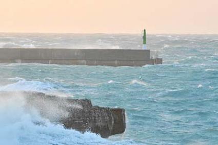 El oleaje afectará más al dique de Son Blanc porque esta infraestructura habrá perdido altura por la subida del nivel del mar