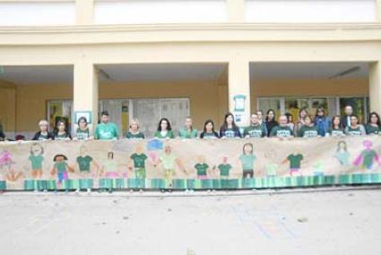 CP Mare de Déu de Gràcia. El mural elaborado durante la marcha verde de la FAPMA ha pasado esta semana por el colegio de Maó - CP Mare de Déu de Gràcia