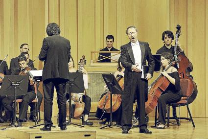 El baríton Lluís Sintes, dijous, interpretant el 'Miserere' al Palau de la Música - Ricard Alonso