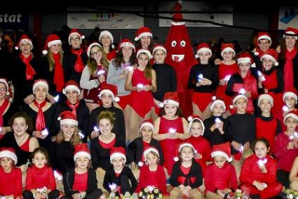 Imagen remitida por el Club de Patinaje de Alaior, correspondiente a su espectáculo de Navidad 2013. - Club Patinaje Alaior