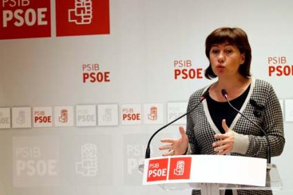 La socialista Francina Armengol critica la decisión del Govern - Teresa Ayuga