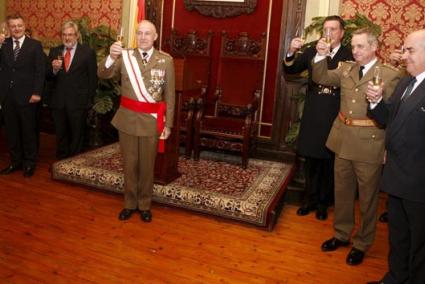 Celebración de la Pascua Militar en el Salón del Trono del palacio de Isabel II, en Maó - Javier Coll