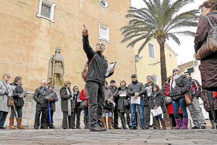 Francesc Carreras ja va fer la ruta de les set portes l’any passat, per explicar el passat medieval de Maó