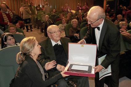 PALMA LOCAL HOMENAJE CASA DE MENORCA A SR ROTGER FOTO JOAN TORRES