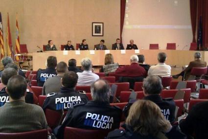 La jornada técnica de Policías Locales se ha celebrado en la sede del Consell de Menorca.