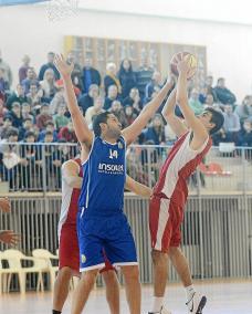 El Sant Lluís, nuevo líder, desequilibró antes del descanso e hilvana cinco victorias seguidas