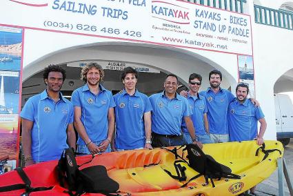 MENORCA. MEDIO AMBIENTE. 50 kayaks a punto para limpiar la bahía de Fornells .