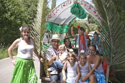 menorca mercadalromeria procesion cami den kaneplaza pare camps