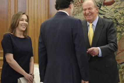 El rey Juan Carlos ofreció junto a la reina Sofía un almuerzo en el Palacio de la Zarzuela para despedirse de los máximos representantes de los poderes del Estado, tanto del Ejecutivo como del legislativo y el judicial.