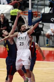 Llull, en un momento del partido.