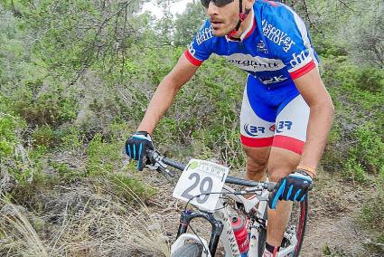 Kamal disputó su primer nacional, como campeón de Baleares, y aunque remontó, solo pudo entrar el 23