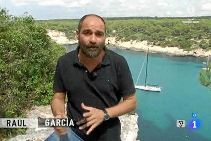 El periodista de «Comando actualidad» introdujo el programa desde el mirador de Cala Galdana