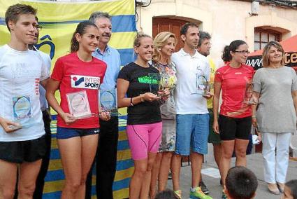 Las calles de Alaior se quedaron estrechas para acoger la prueba de Sant Llorenç de atletismo, que contó con la participación de 368 corredores.