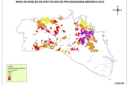 Avance. Mapa donde se ven las zonas afectadas y los niveles. Las fumigaciones durarán 10 o 12 días, dependiendo de las condiciones meteorológicas y antes se avisará al Consell, ayuntamientos, 112 y PuntoS de Información Ambiental. Arriba, Luis Núñez, Neus Lliteras y Fernando Villalonga presentan el plan en el Consell.