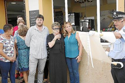 pregó. Tur, Pons i Reynés escoltant el pregó popular